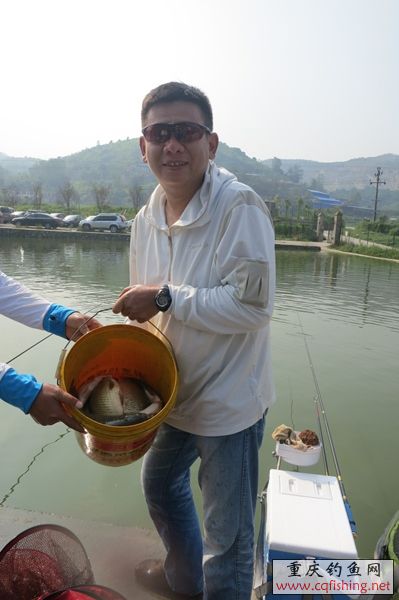 071530v437h1fq428hmm14.jpg