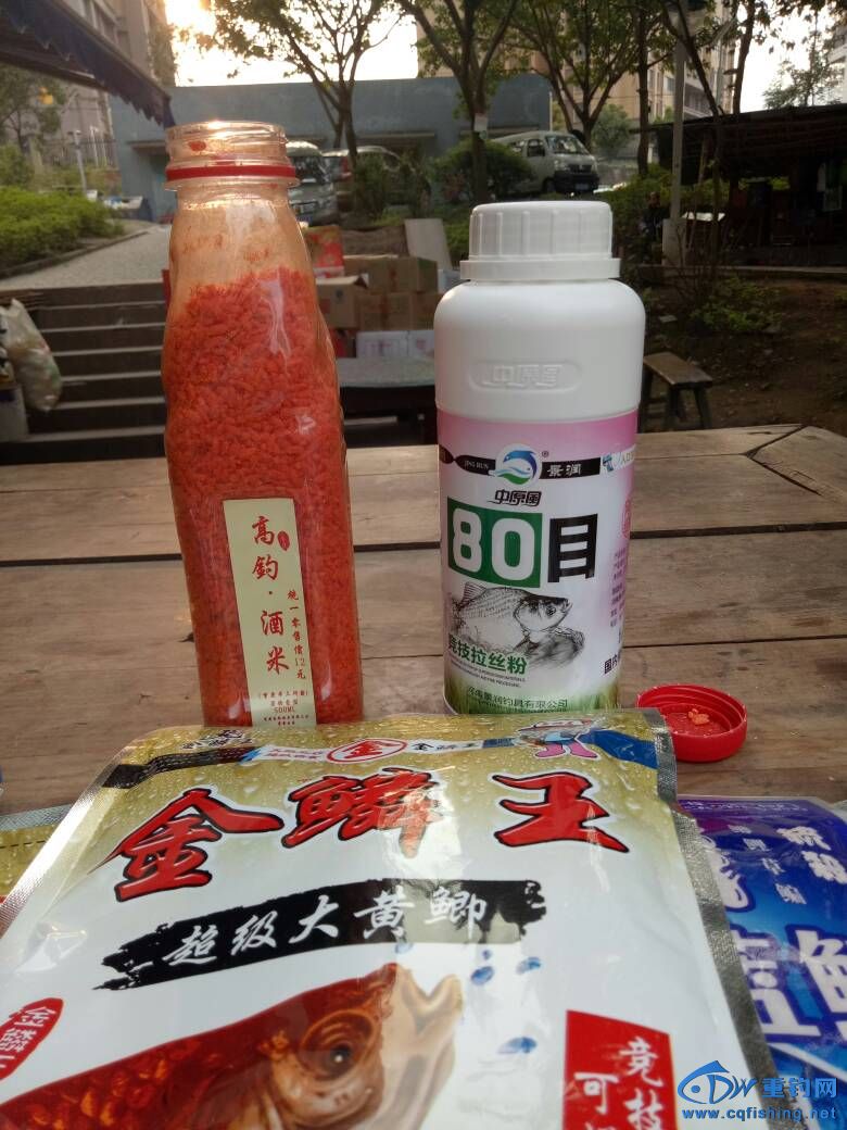 175112tktwmoyssxysrxsq.jpg